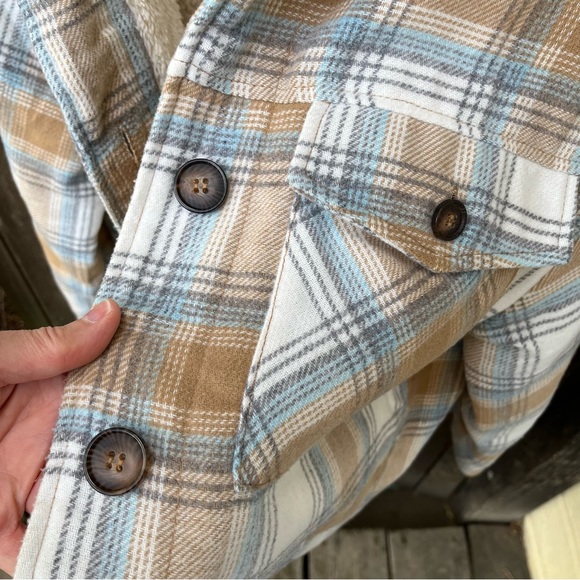 Love Tree Sherpa Lined Flannel Plaid Button Chore Shacket Sz M - Picture 4 of 14